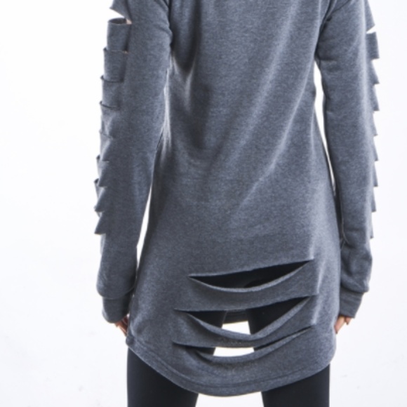 Cut out fleece hoodie - Picture 2 of 3